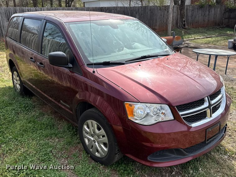 image for item ES5927 2019 Dodge Grand Caravan handicap accessible van