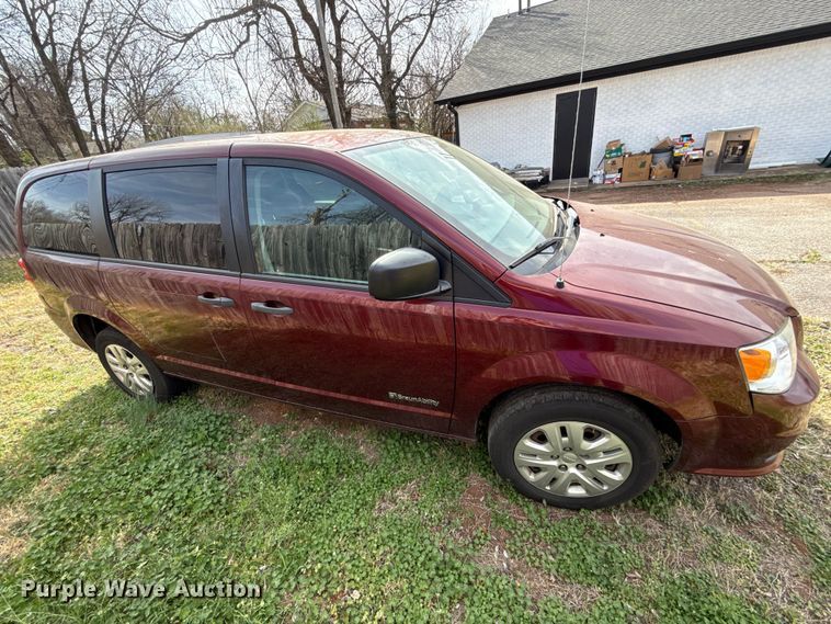 image for item ES5927 2019 Dodge Grand Caravan handicap accessible van