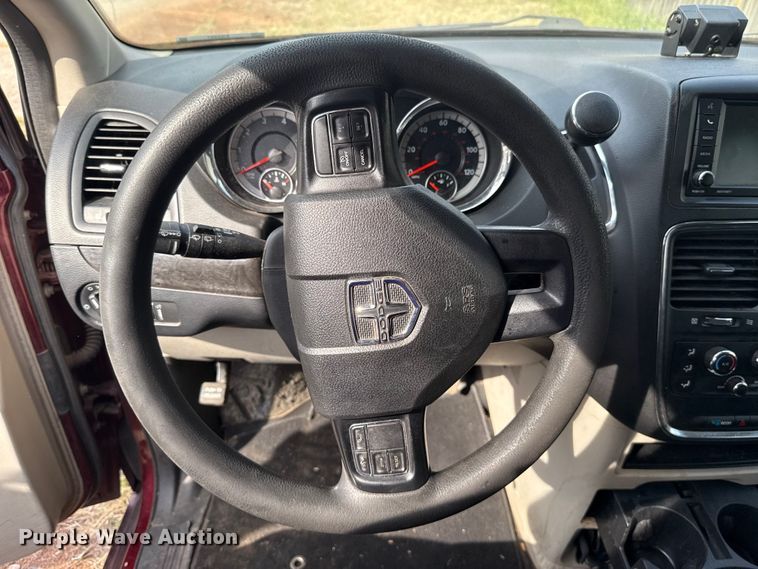 image for item ES5927 2019 Dodge Grand Caravan handicap accessible van