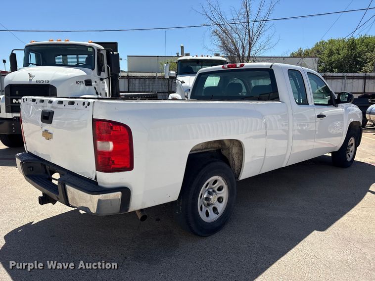 image for item ES8710 2011 Chevrolet Silverado 1500 Ext. Cab pickup truck