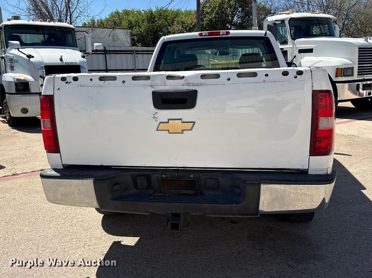 image for item ES8710 2011 Chevrolet Silverado 1500 Ext. Cab pickup truck