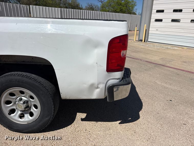 image for item ES8710 2011 Chevrolet Silverado 1500 Ext. Cab pickup truck
