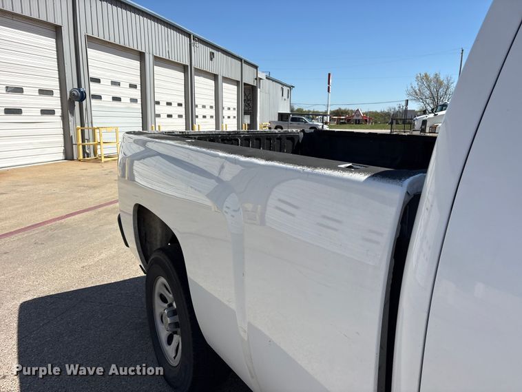 image for item ES8710 2011 Chevrolet Silverado 1500 Ext. Cab pickup truck