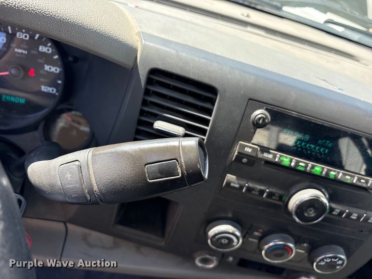 image for item ES8710 2011 Chevrolet Silverado 1500 Ext. Cab pickup truck
