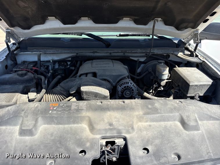 image for item ES8710 2011 Chevrolet Silverado 1500 Ext. Cab pickup truck