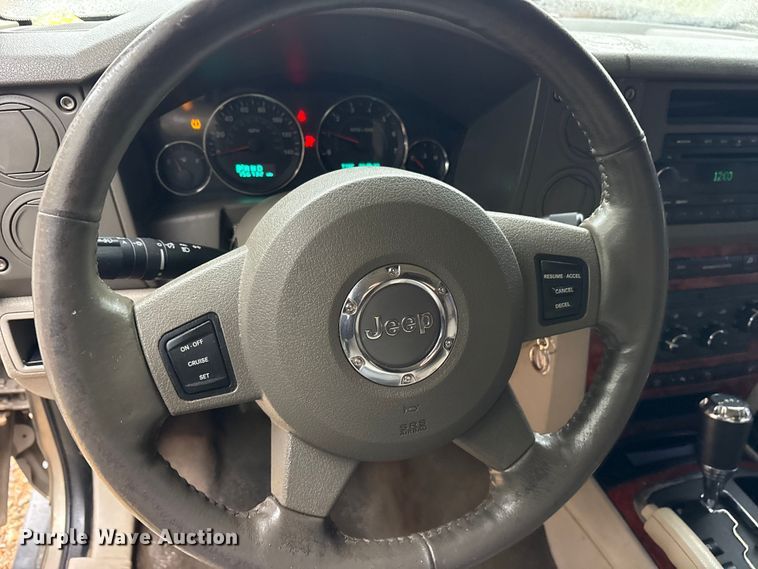 image for item ES8920 2006 Jeep Commander Limited  SUV