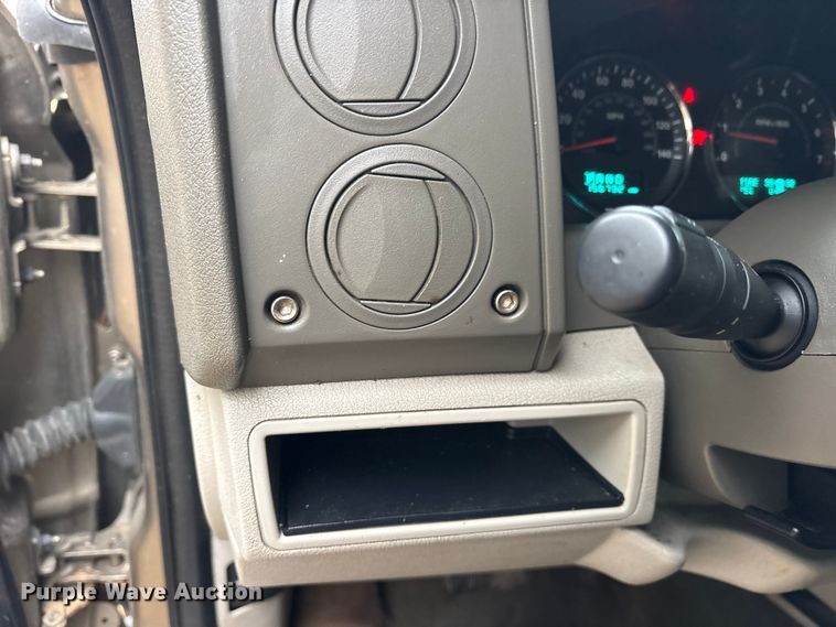image for item ES8920 2006 Jeep Commander Limited  SUV