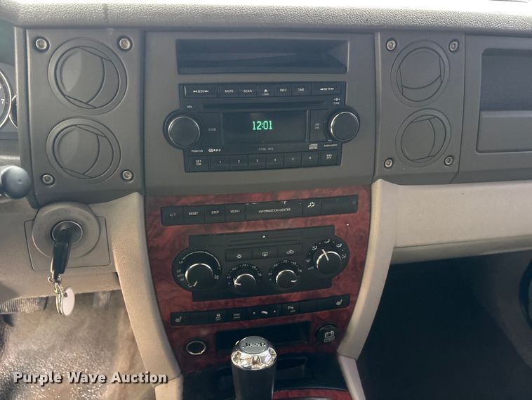 image for item ES8920 2006 Jeep Commander Limited  SUV