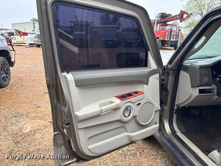 image for item ES8920 2006 Jeep Commander Limited  SUV