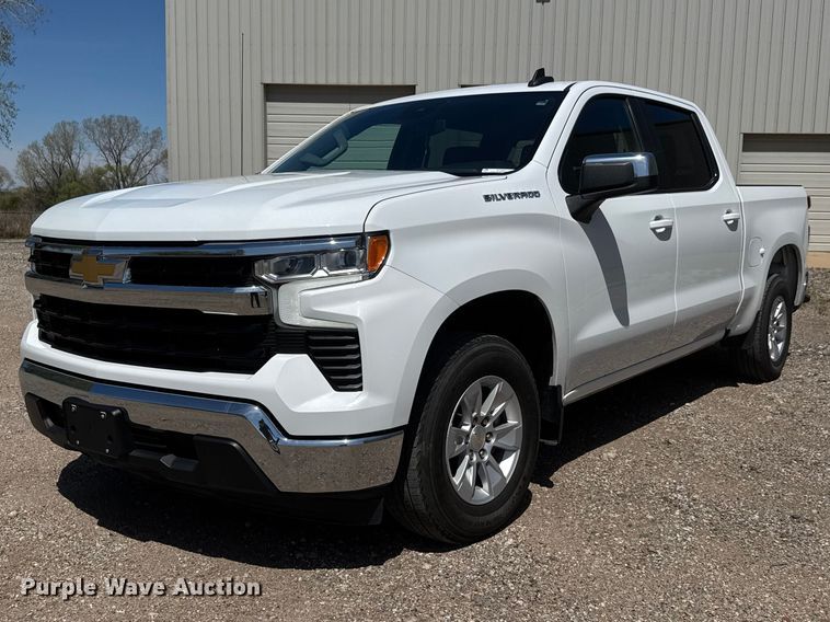 image for item ET1907 2023 Chevrolet Silverado 1500 Crew Cab pickup truck