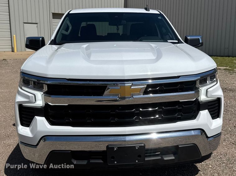 image for item ET1907 2023 Chevrolet Silverado 1500 Crew Cab pickup truck