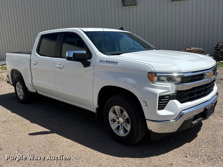 image for item ET1907 2023 Chevrolet Silverado 1500 Crew Cab pickup truck