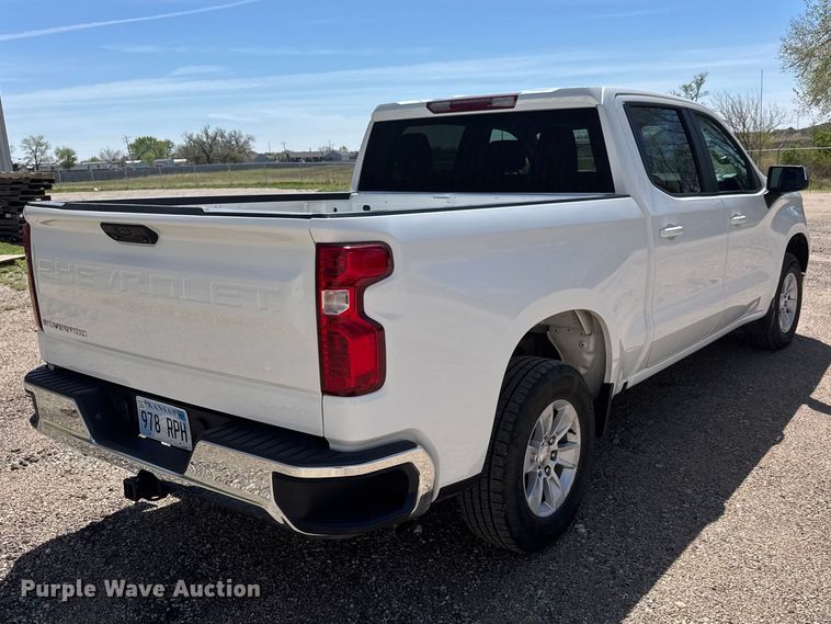 image for item ET1907 2023 Chevrolet Silverado 1500 Crew Cab pickup truck
