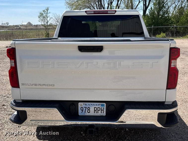 image for item ET1907 2023 Chevrolet Silverado 1500 Crew Cab pickup truck