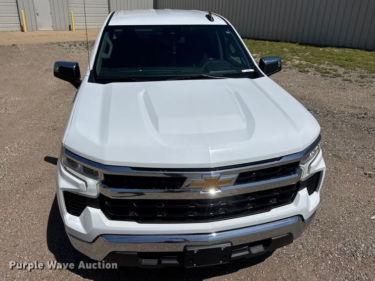 image for item ET1907 2023 Chevrolet Silverado 1500 Crew Cab pickup truck
