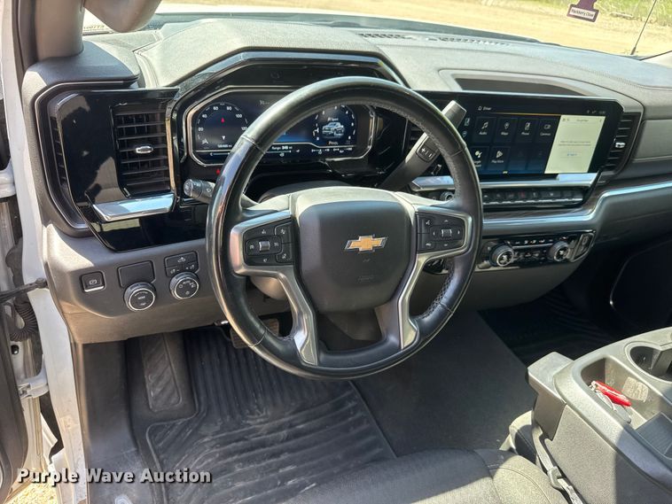 image for item ET1907 2023 Chevrolet Silverado 1500 Crew Cab pickup truck