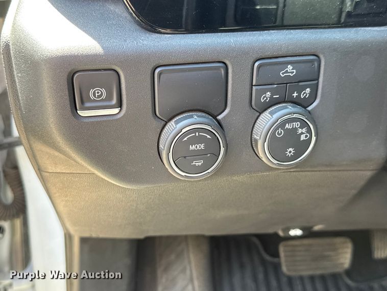 image for item ET1907 2023 Chevrolet Silverado 1500 Crew Cab pickup truck