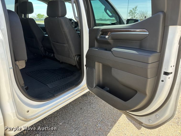 image for item ET1907 2023 Chevrolet Silverado 1500 Crew Cab pickup truck