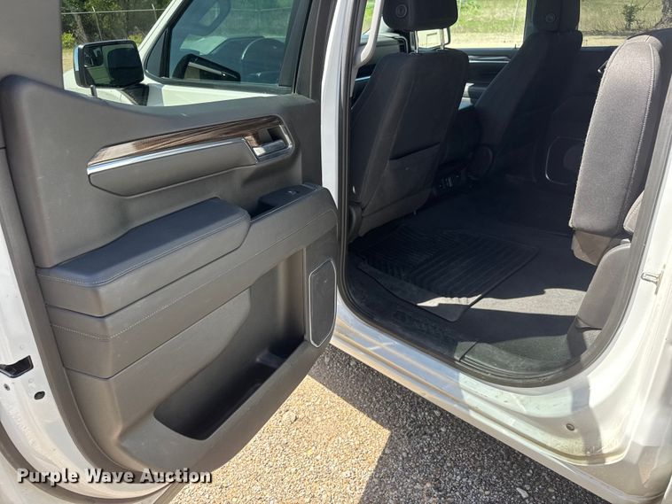 image for item ET1907 2023 Chevrolet Silverado 1500 Crew Cab pickup truck
