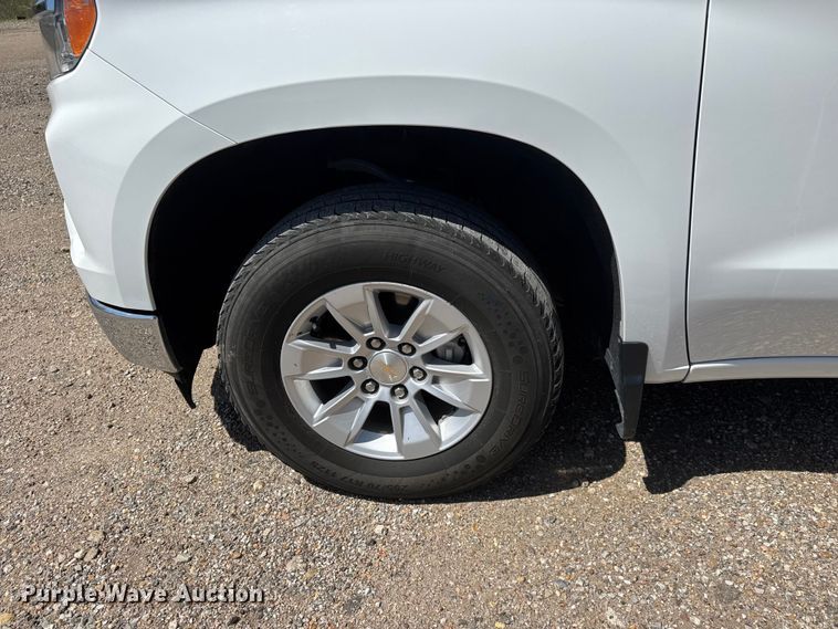 image for item ET1907 2023 Chevrolet Silverado 1500 Crew Cab pickup truck