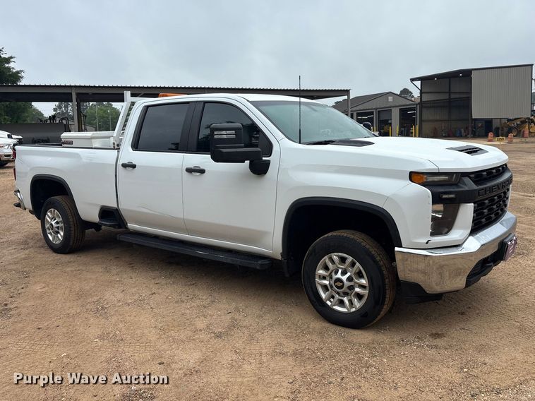 image for item ET2005 2021 Chevrolet Silverado 2500HD Crew Cab pickup truck