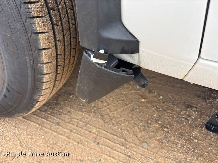 image for item ET2005 2021 Chevrolet Silverado 2500HD Crew Cab pickup truck