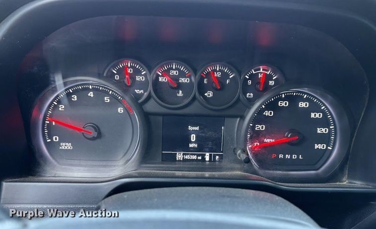 image for item ET2005 2021 Chevrolet Silverado 2500HD Crew Cab pickup truck