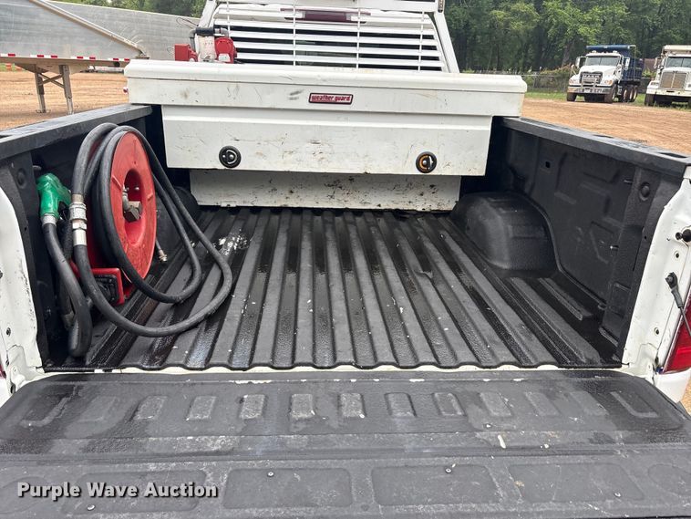 image for item ET2006 2021 Chevrolet Silverado 2500HD Crew Cab pickup truck
