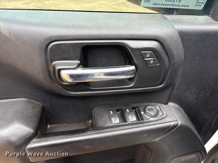 image for item ET2006 2021 Chevrolet Silverado 2500HD Crew Cab pickup truck