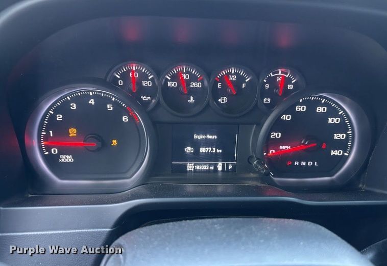 image for item ET2006 2021 Chevrolet Silverado 2500HD Crew Cab pickup truck