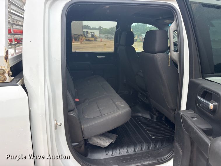 image for item ET2006 2021 Chevrolet Silverado 2500HD Crew Cab pickup truck