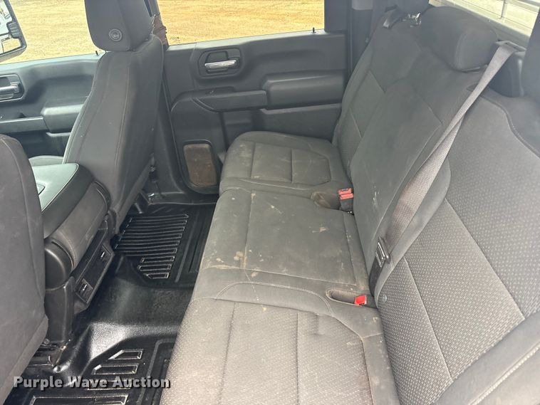 image for item ET2006 2021 Chevrolet Silverado 2500HD Crew Cab pickup truck