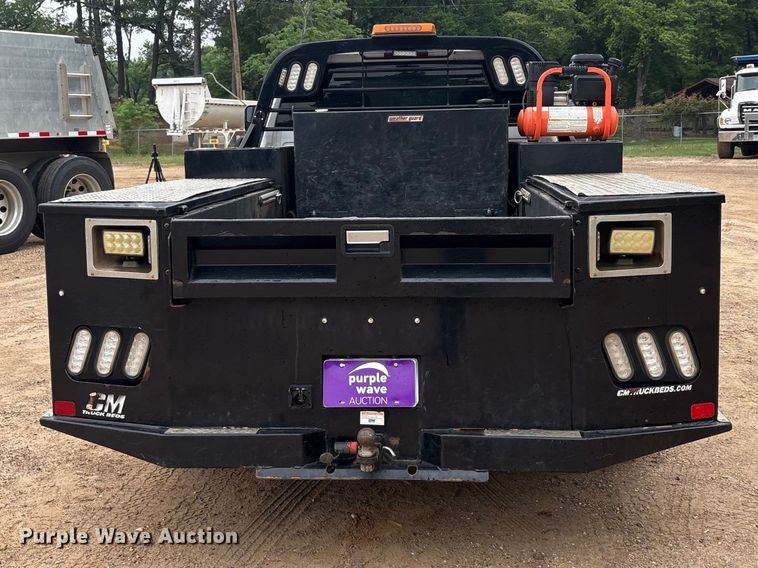image for item ET2010 2021 Chevrolet Silverado 3500HD Crew Cab flatbed pickup truck