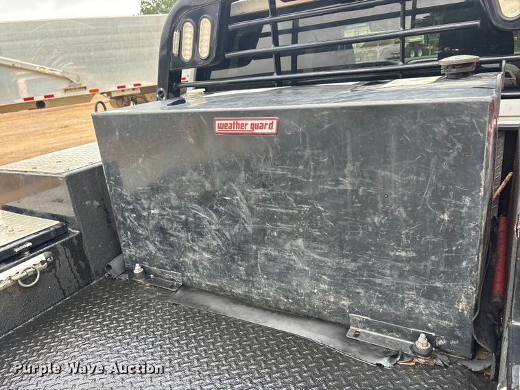 image for item ET2010 2021 Chevrolet Silverado 3500HD Crew Cab flatbed pickup truck
