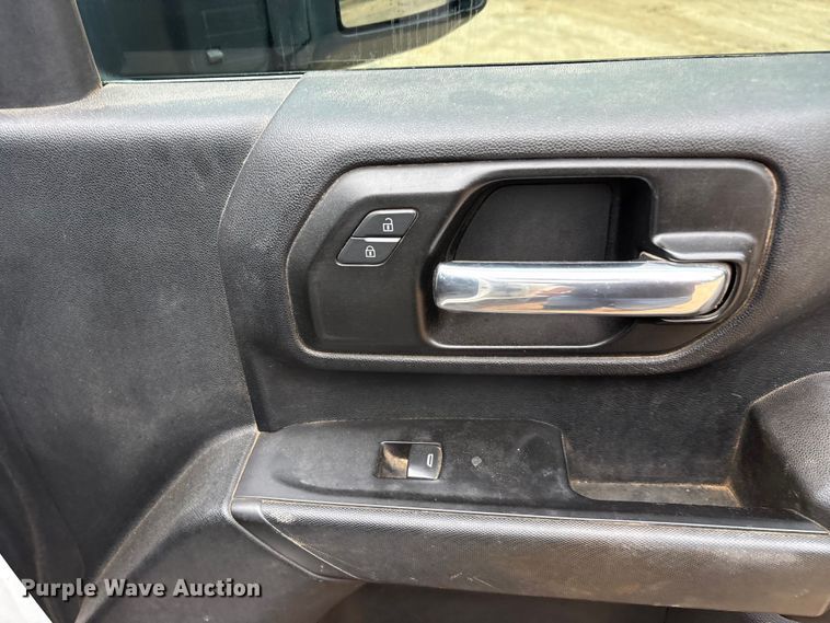 image for item ET2010 2021 Chevrolet Silverado 3500HD Crew Cab flatbed pickup truck