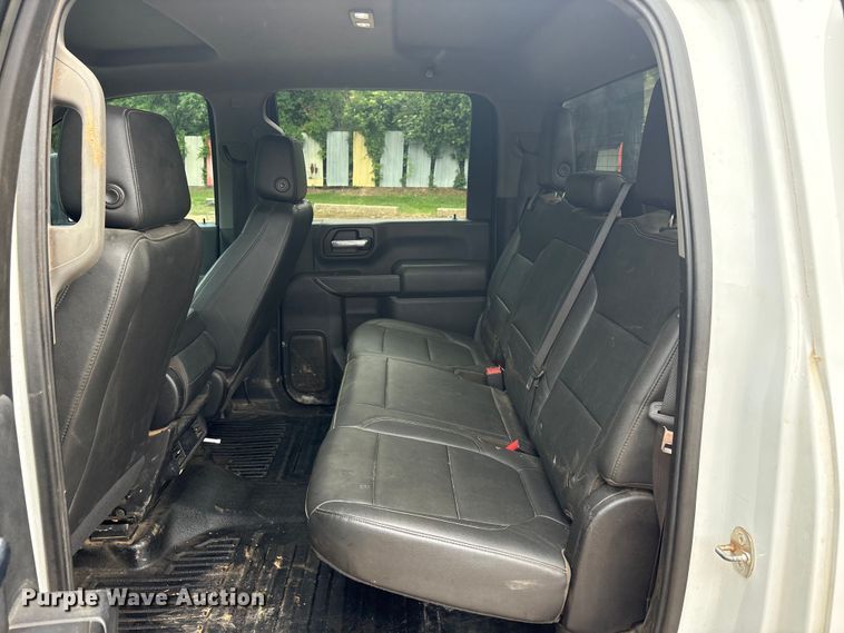 image for item ET2010 2021 Chevrolet Silverado 3500HD Crew Cab flatbed pickup truck