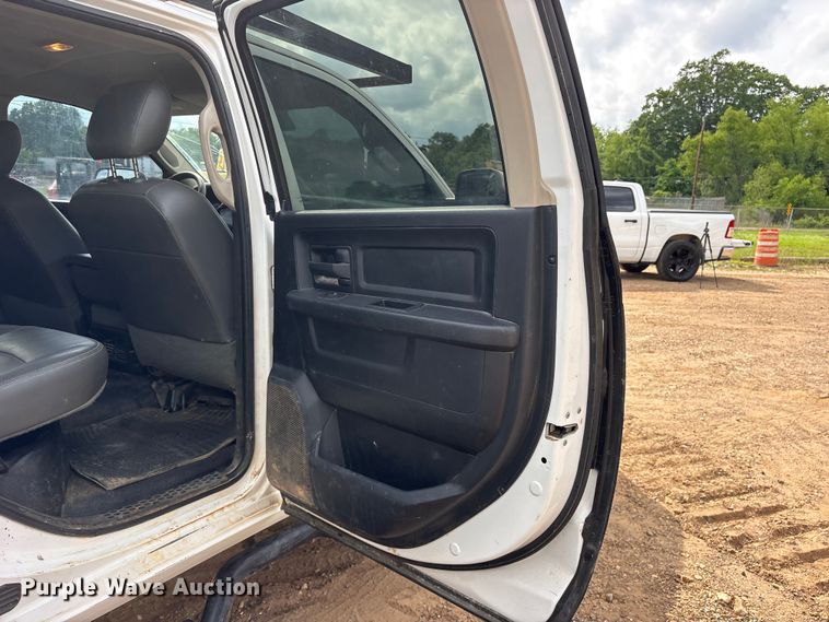 image for item ET2046 2017 RAM 3500 Crew Cab utility bed pickup truck