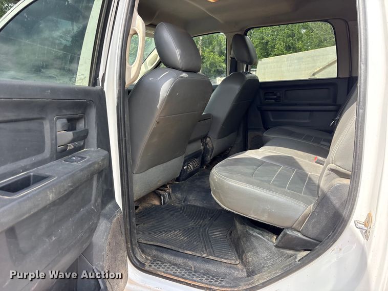 image for item ET2046 2017 RAM 3500 Crew Cab utility bed pickup truck