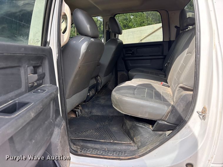 image for item ET2046 2017 RAM 3500 Crew Cab utility bed pickup truck