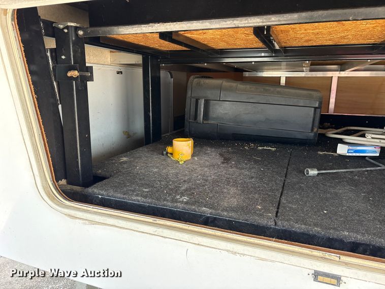 image for item ET2048 2004 Outback  Keystone camper