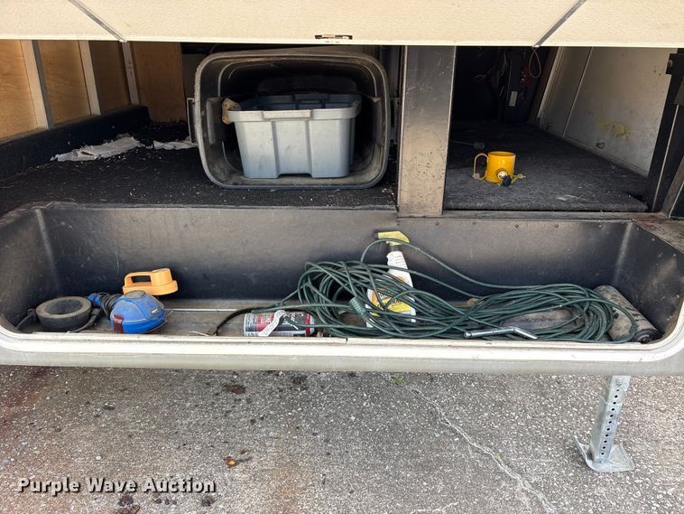 image for item ET2048 2004 Outback  Keystone camper