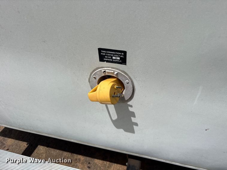 image for item ET2048 2004 Outback  Keystone camper