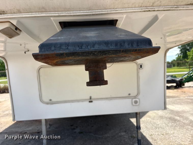 image for item ET2048 2004 Outback  Keystone camper