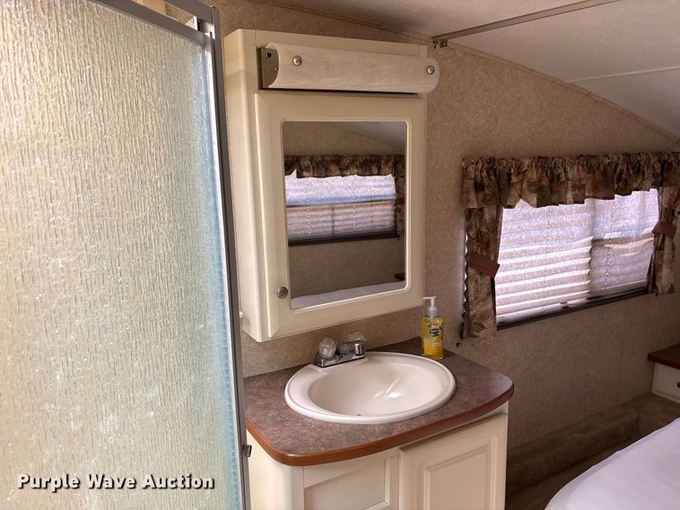 image for item ET2048 2004 Outback  Keystone camper