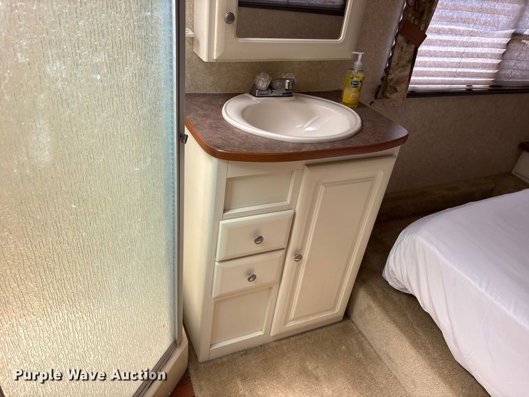 image for item ET2048 2004 Outback  Keystone camper