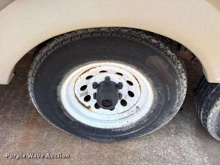 image for item ET2048 2004 Outback  Keystone camper