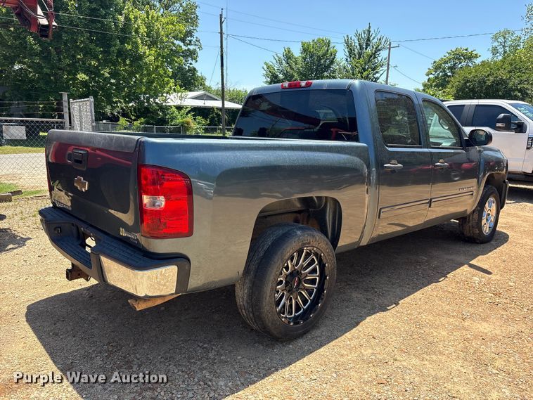 image for item ET2071 2009 Chevrolet Silverado Hybrid Crew Cab pickup truck