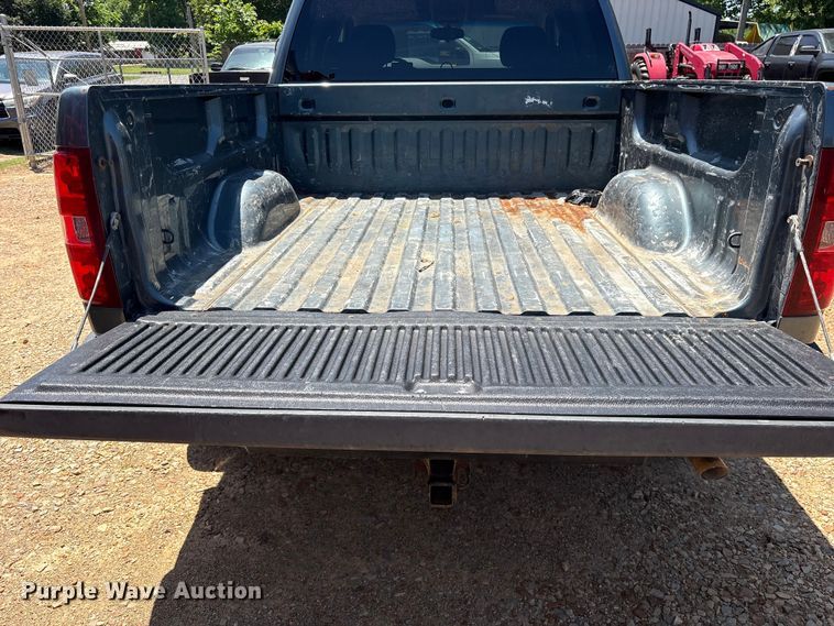 image for item ET2071 2009 Chevrolet Silverado Hybrid Crew Cab pickup truck