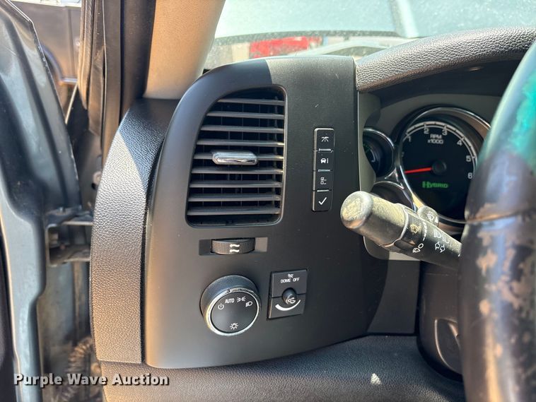 image for item ET2071 2009 Chevrolet Silverado Hybrid Crew Cab pickup truck