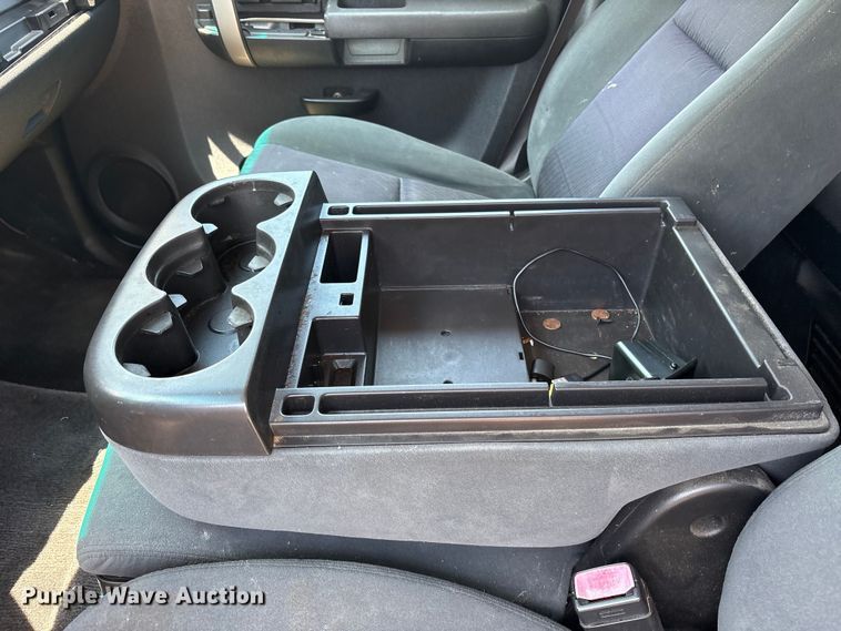 image for item ET2071 2009 Chevrolet Silverado Hybrid Crew Cab pickup truck
